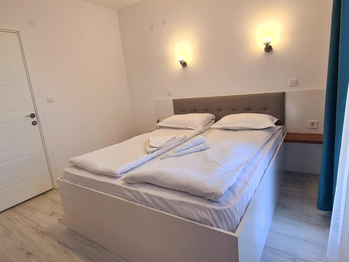 Dolphin Beach Apart Obzor Extérieur photo